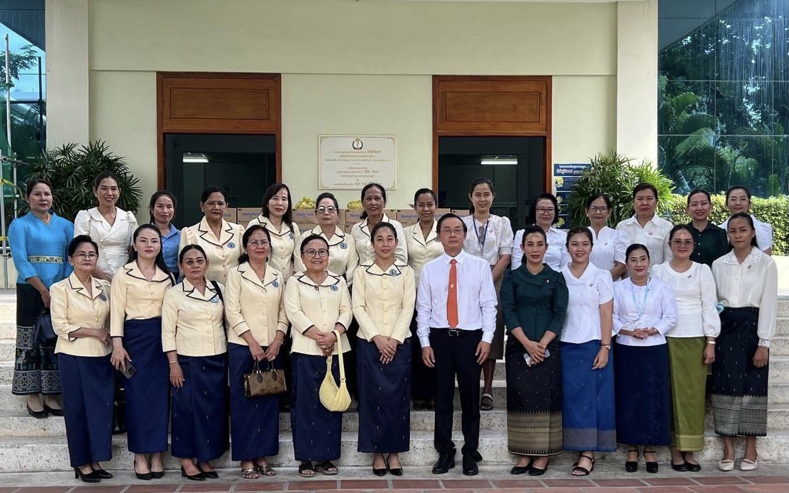 78664971-3621-4E5F-B451-C1FD3748A230