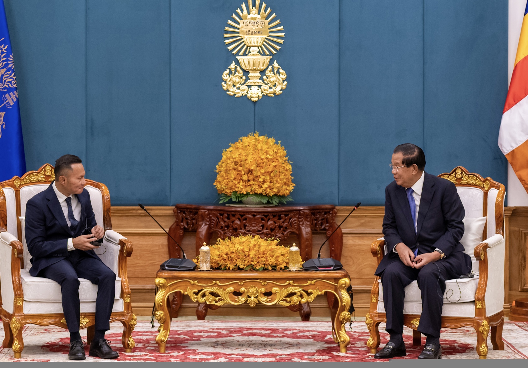 7D8FD7F4-CA9D-4429-8A70-FACEEFCD7CC3