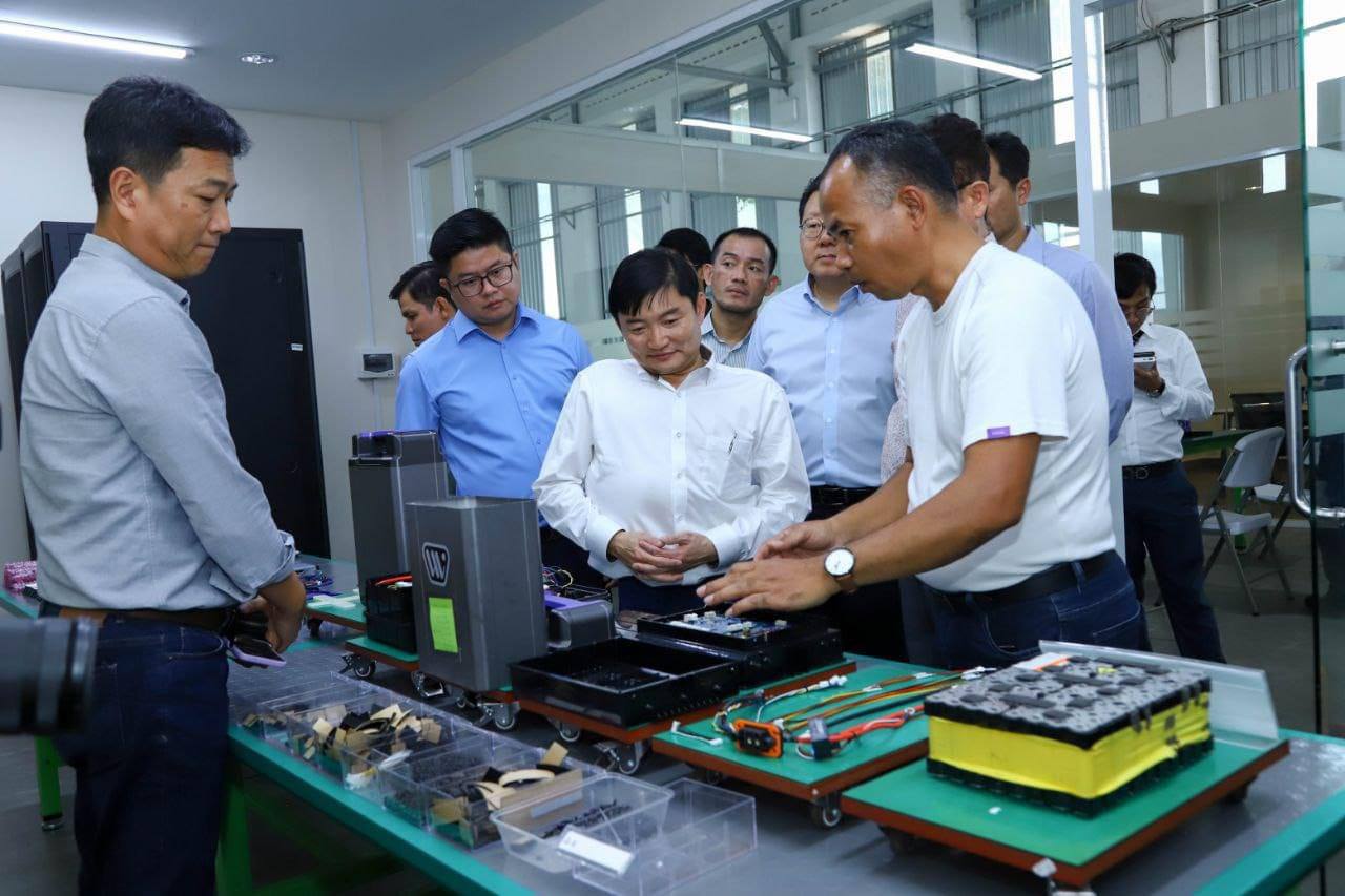 06283F81-A8B4-4C17-9DFC-191C0EF98062