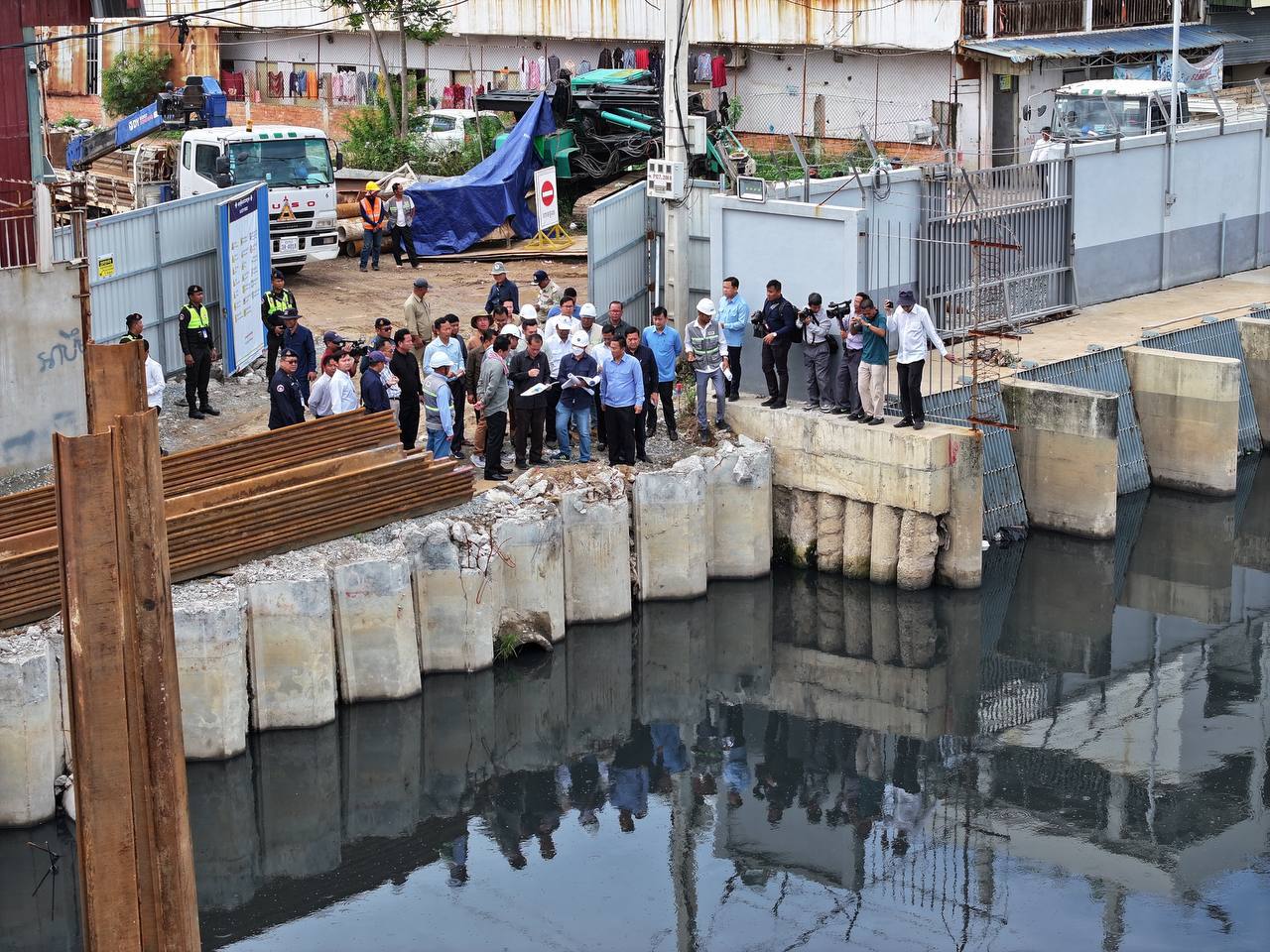 0D112C3B-8B6F-4E89-A27D-2D922C967B66