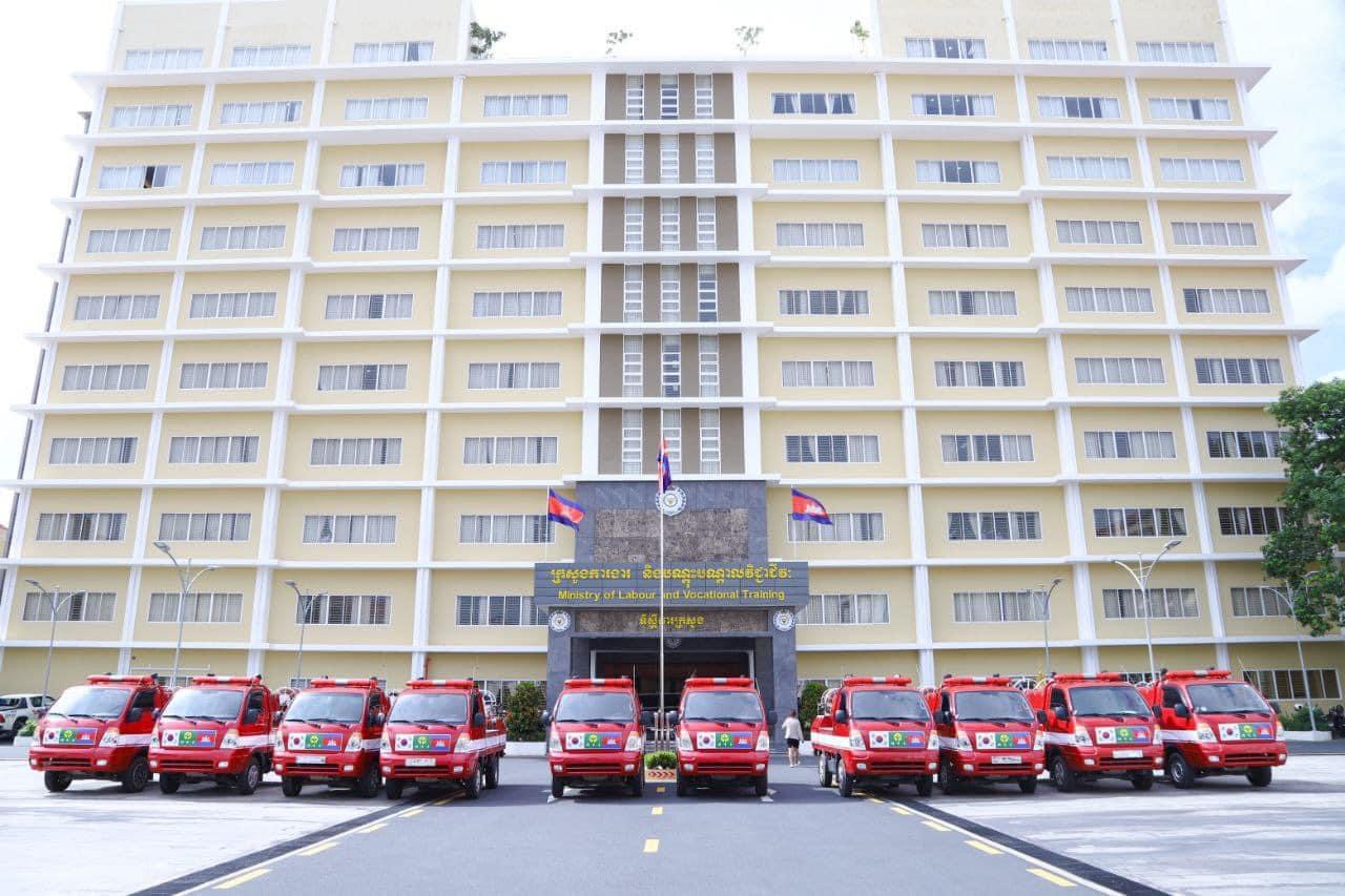 2C4816E1-7CD5-4A70-B35E-C2B95C8A11D7