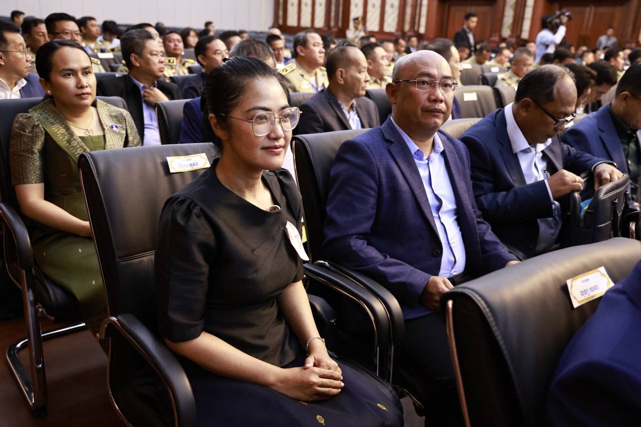 D8118F01-143D-407A-8DBD-1B58448AF85E