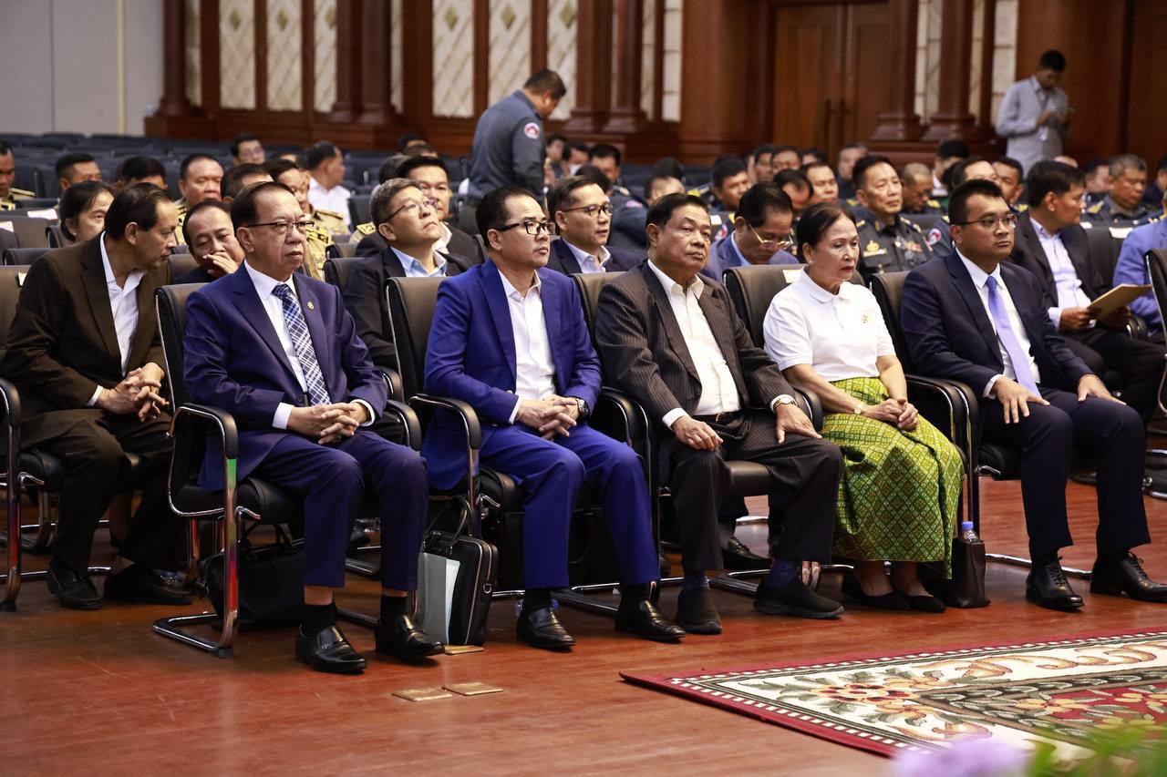 E3B8006C-39BD-4C1C-81B3-FD670E1388B0