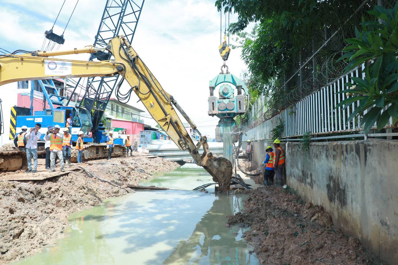 F09AE889-6E0A-4CA7-9549-5CBA7A7849C9