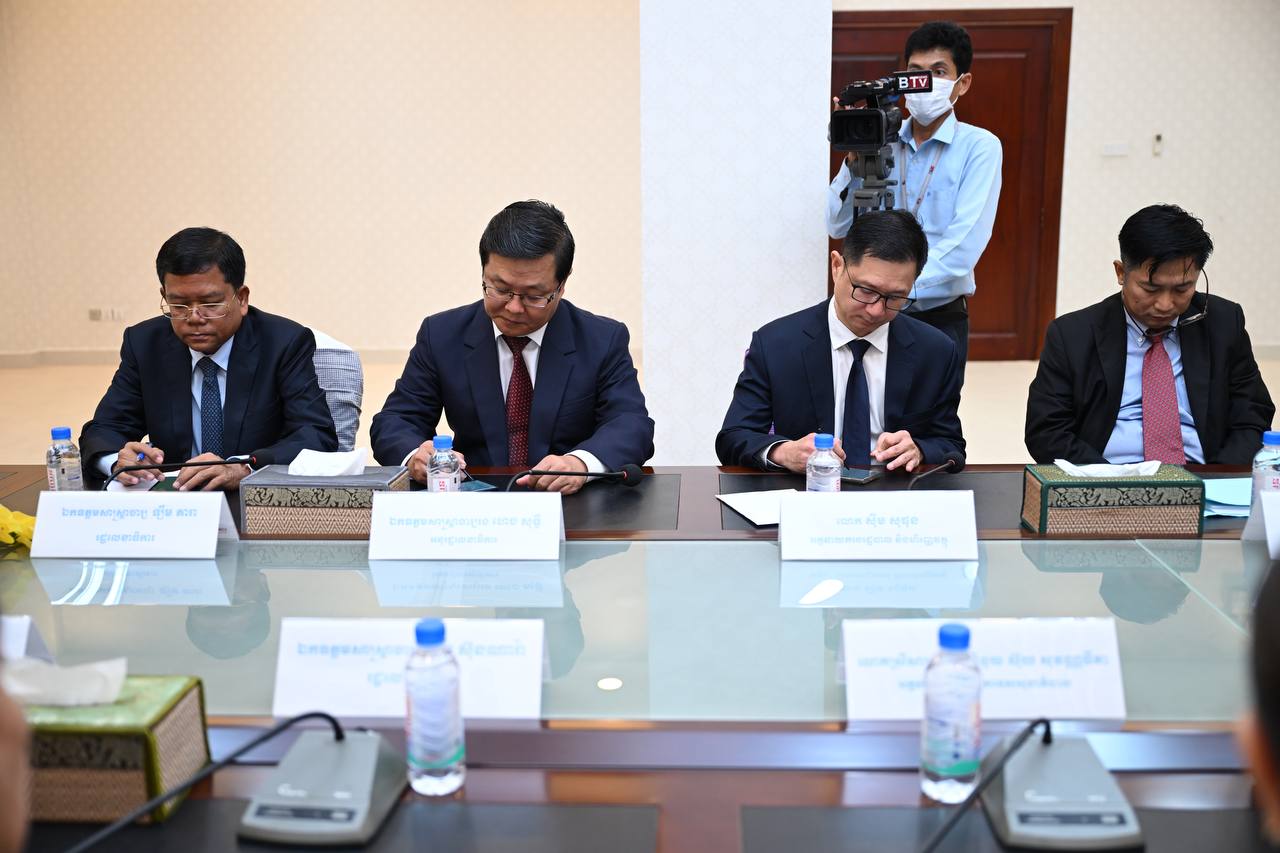 0012B70E-C720-4819-A19A-D7CA1FC6FBE1