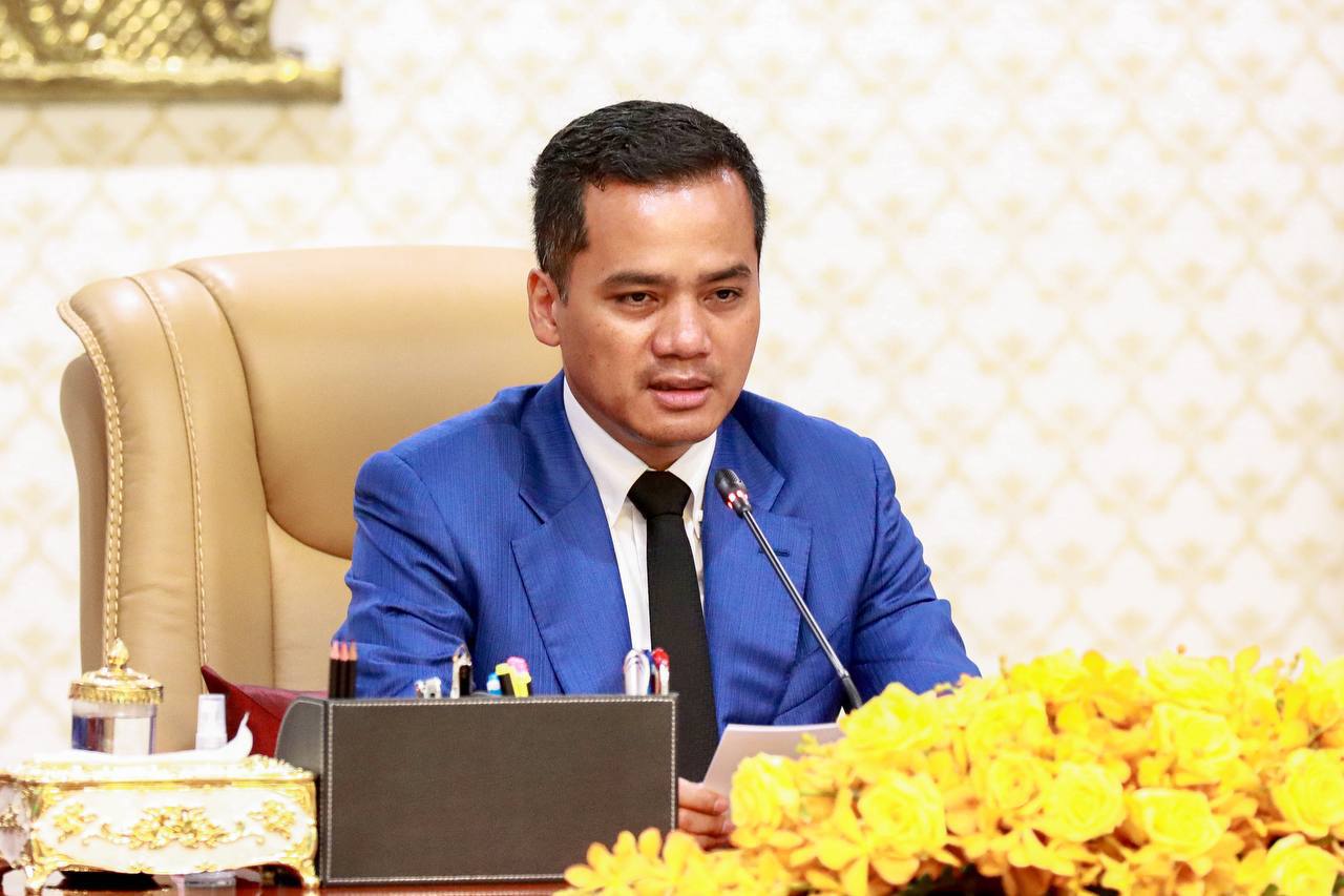 8CF502AD-4D4C-4661-985B-1D12A687D994