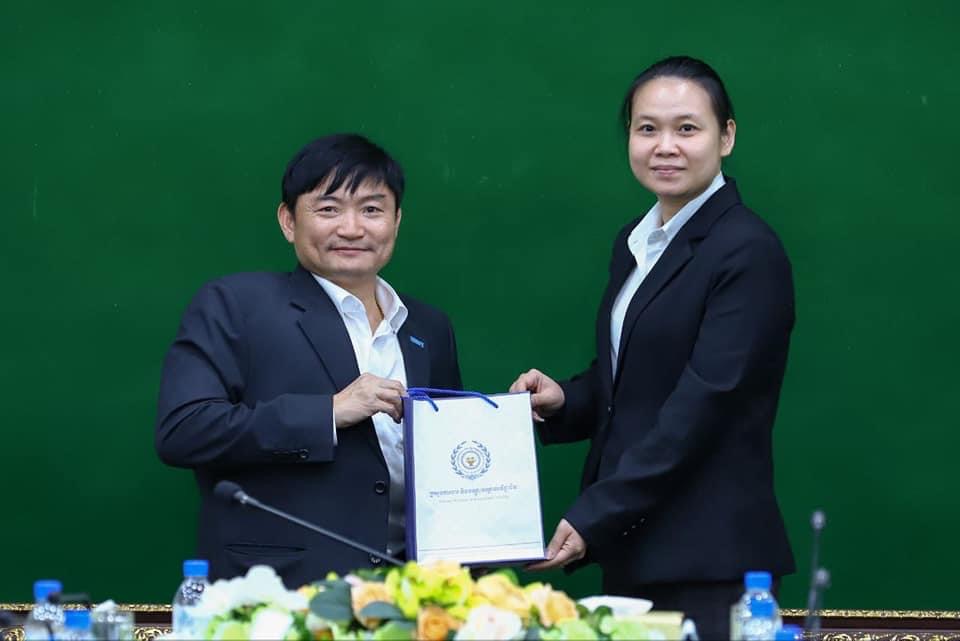 F8C9C824-4BC6-429E-8BAD-7F602CB9C2F5