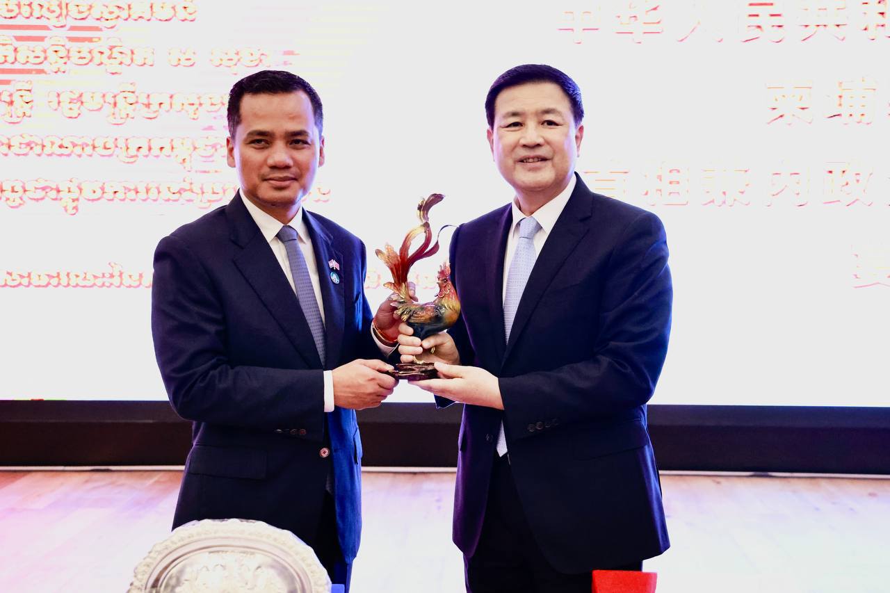 185D7385-C028-40C2-9A34-44E9C6A19E1B