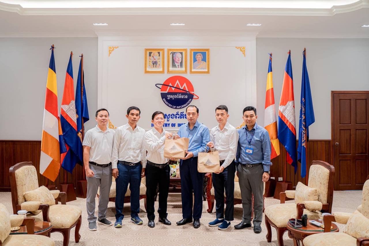 33D67040-4DA8-4035-AF6E-E5E434FE3249