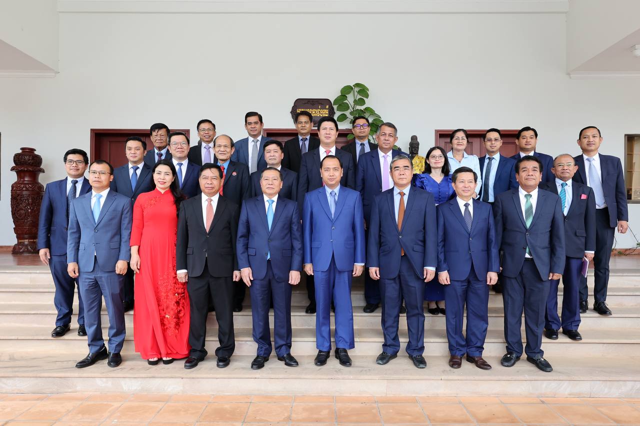 4735E321-A3A4-4F56-B545-A2D6DFFB6A2C