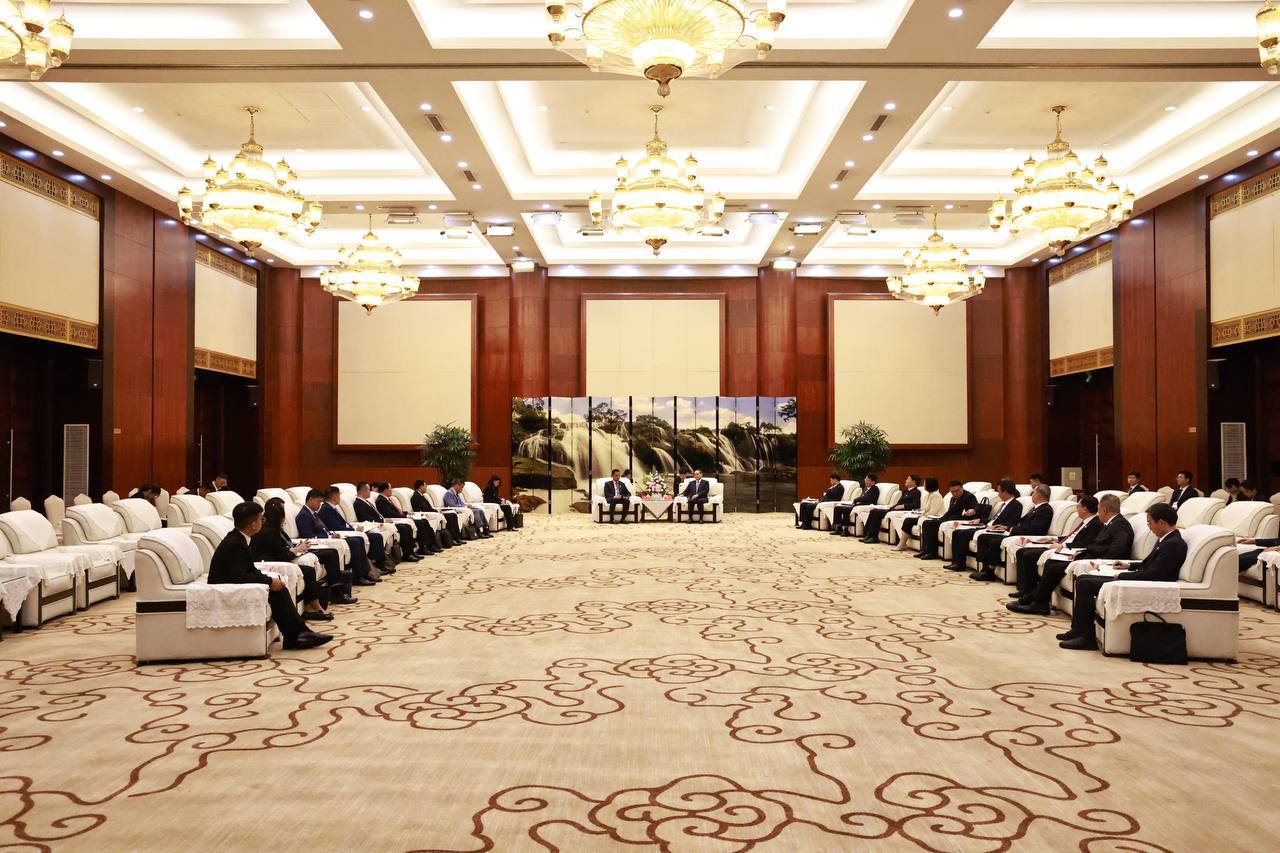 A4C53A7C-FBA8-490D-A1E0-04C8B1DF4D95