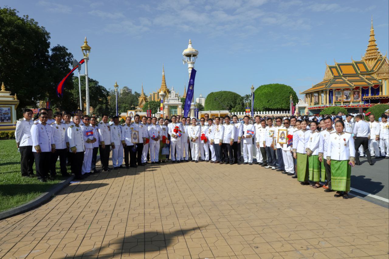 0254AE32-42DD-4666-B278-41528AF13C4A