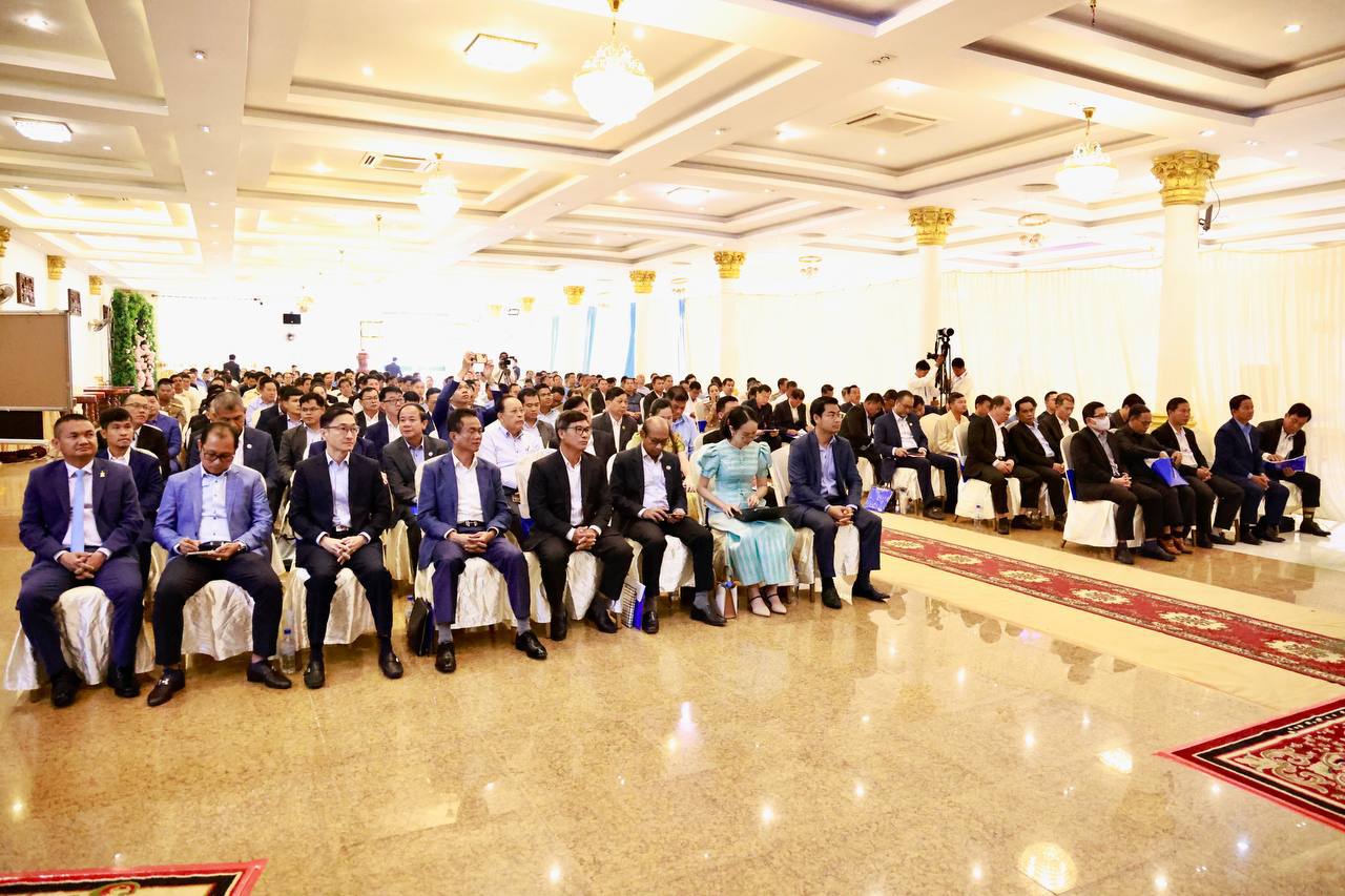 06907EC1-BD8D-45B9-9830-E66F7315F44F