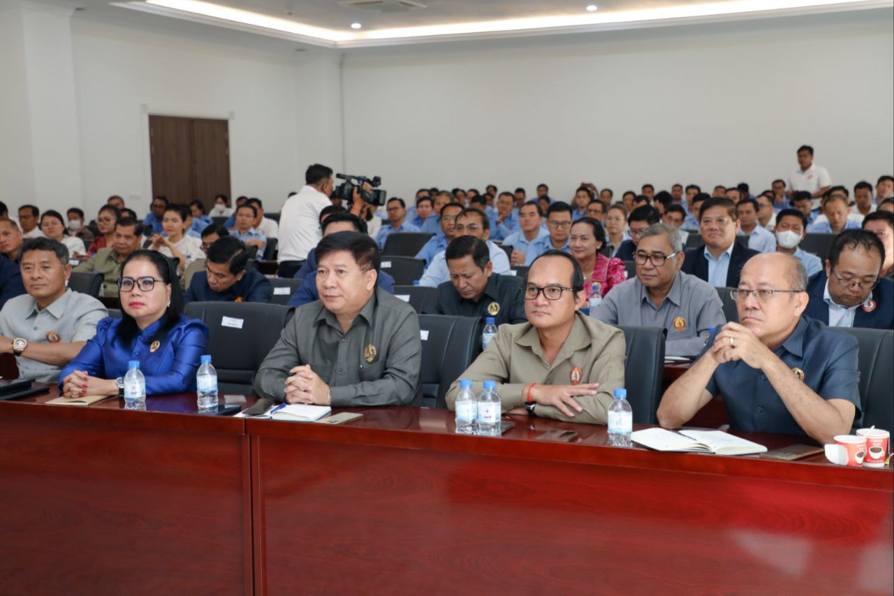 1B76DD1D-26D8-4B70-826B-1B562E6F5A30