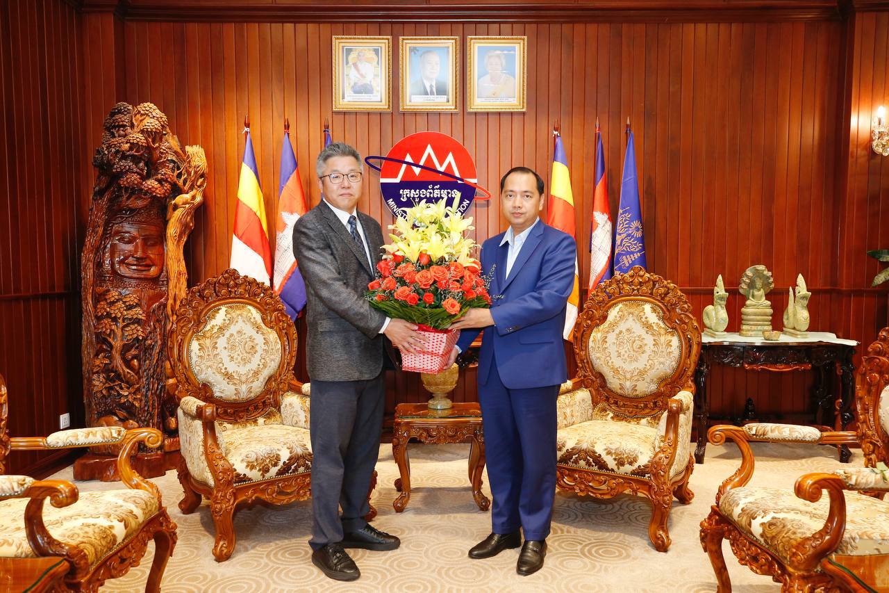 60ACAE88-9DF1-45B1-A74D-E413B2D7057C