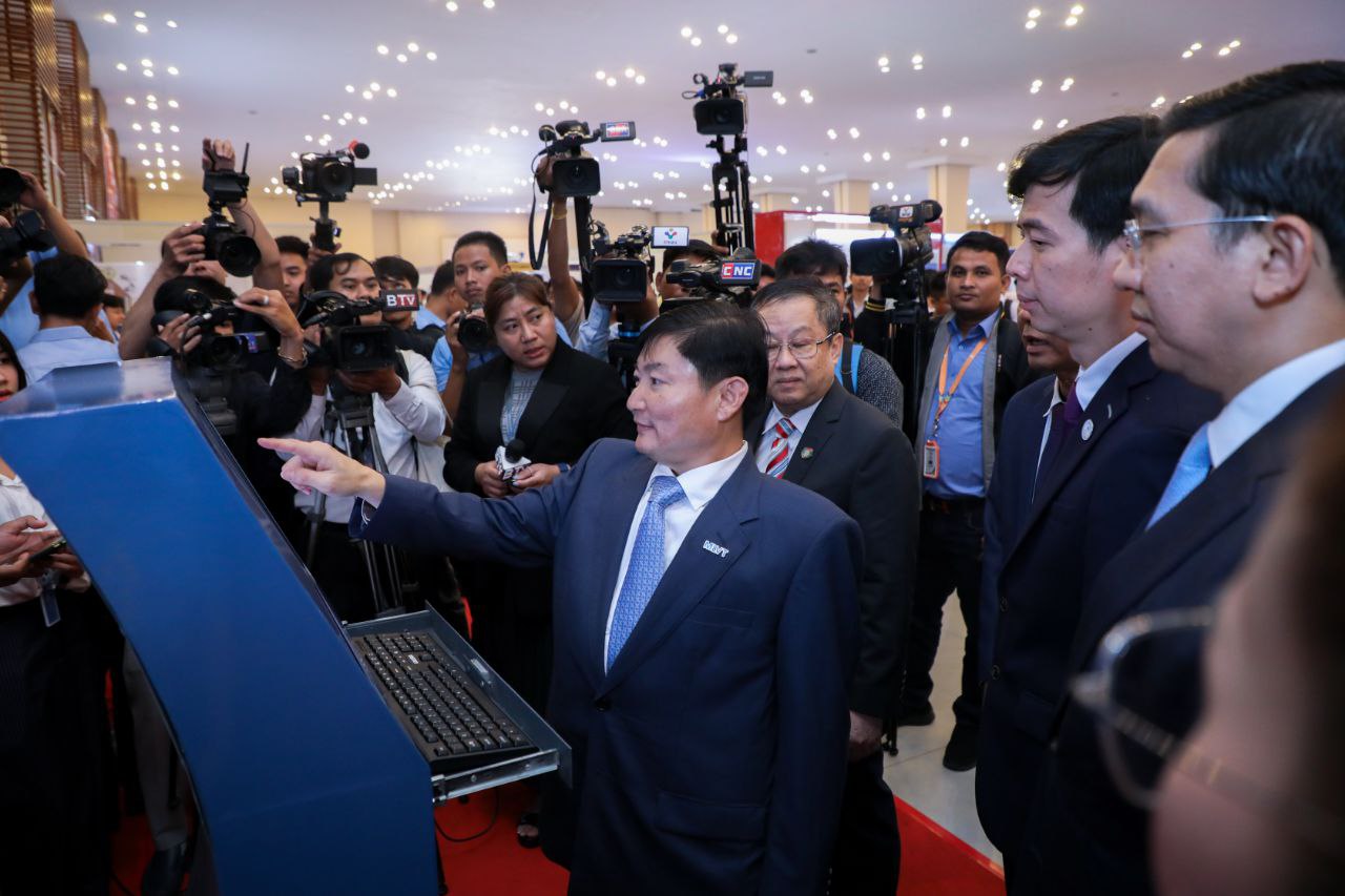 648A325E-774D-4D0D-9695-11D9F1E12E42