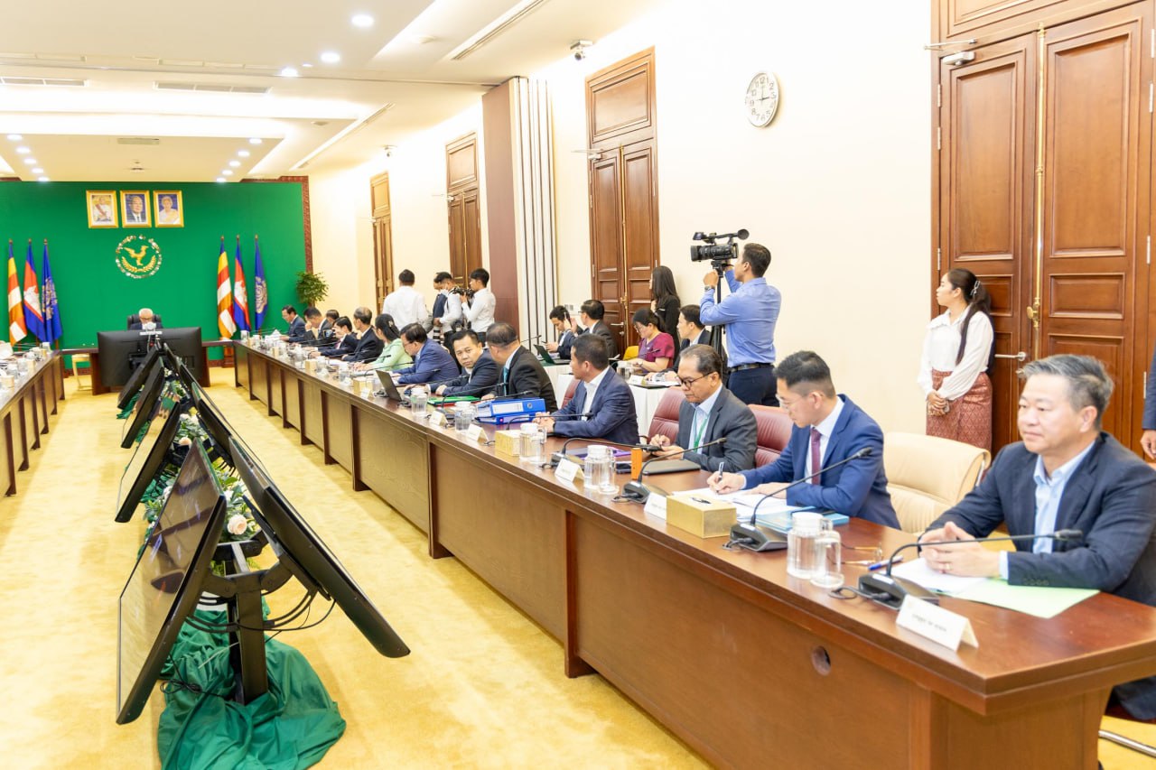 9D5ED00F-B92B-4E6E-8C4D-FFFF3F96D179