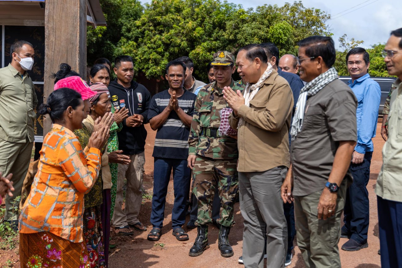 AEC8D536-674E-49C0-B2BB-D8D6B4F2B2CA