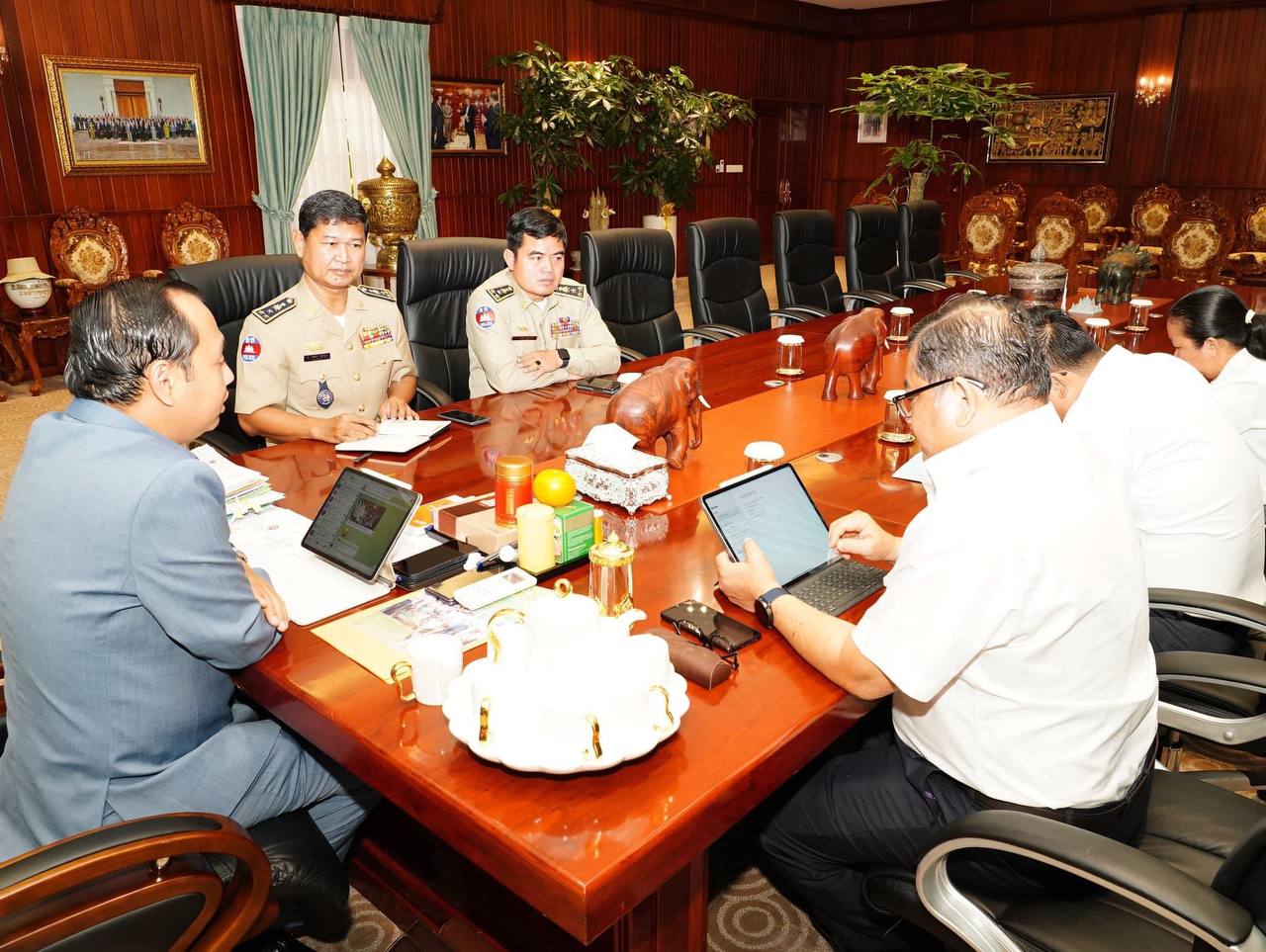 D5F21C0D-B3D8-4356-B0CF-F80A1BA49397