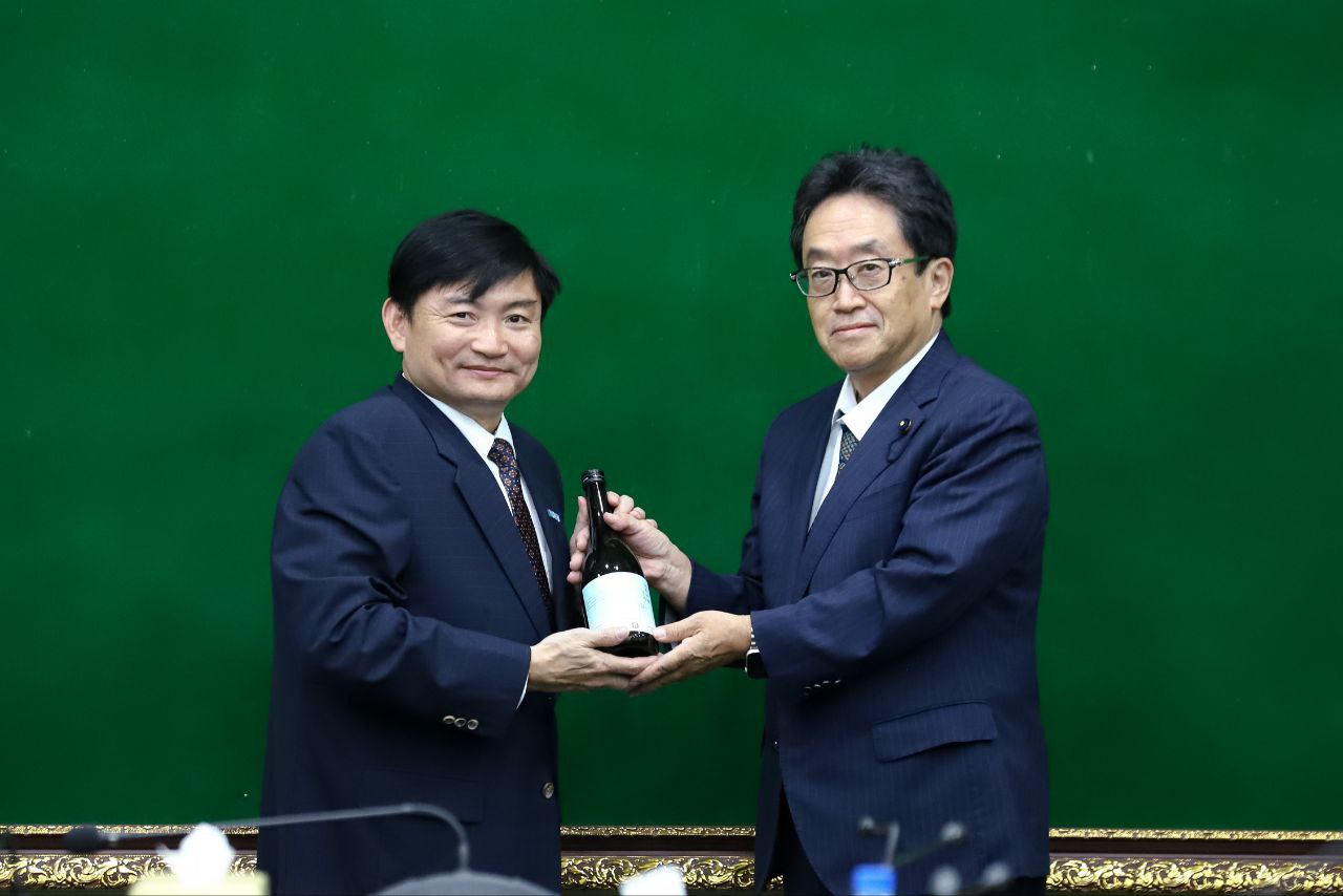 E1FD2BDB-44E6-4617-B1A5-FA20FD5DC81E