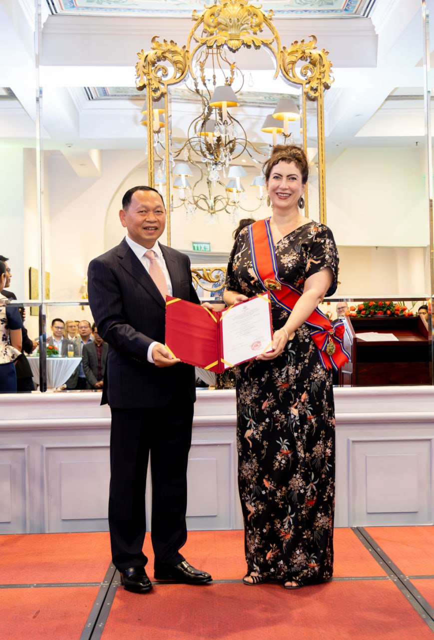 02DF8D59-FBE5-47D2-9466-354B94983AD0