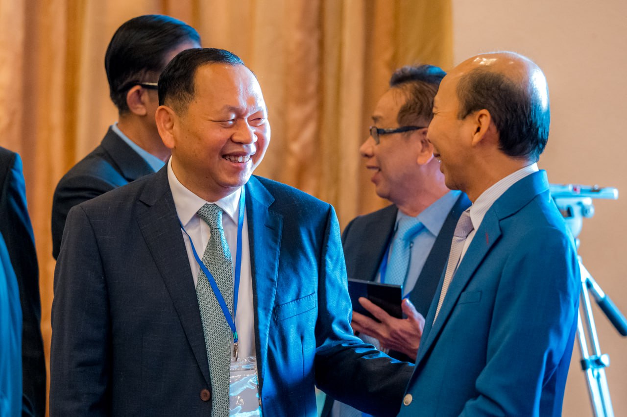 05B66AA4-AE64-4226-8534-4CC3764FDE66