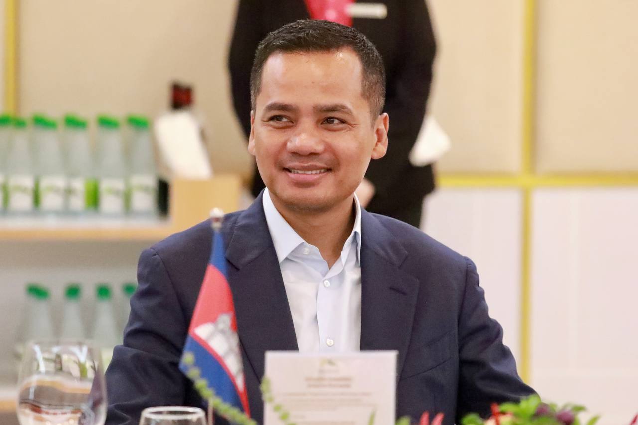 22819CE4-35A8-4FE0-9FFF-A065636CC4C5