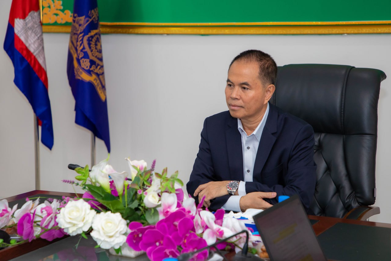 2AF5E333-7542-42D4-B219-F52DB9DF3A3F