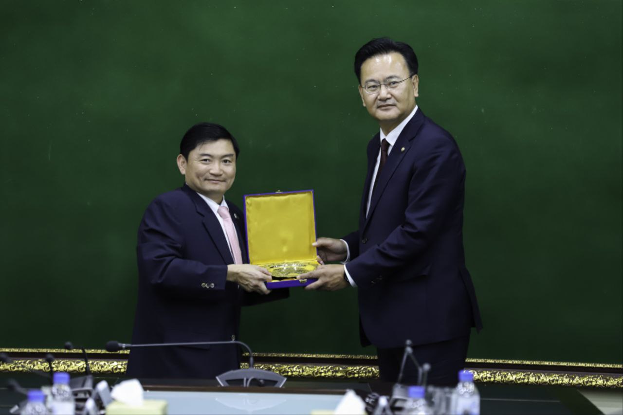 353CBA3F-E91C-467D-B46D-6A11CBC7A740