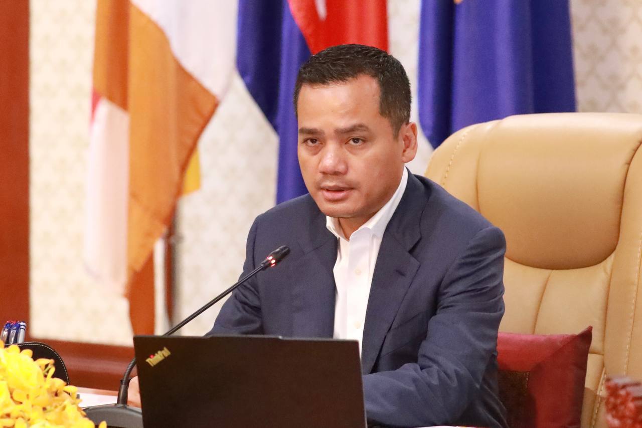 5C1B4B28-150E-4D40-BDAB-3A285AF04486