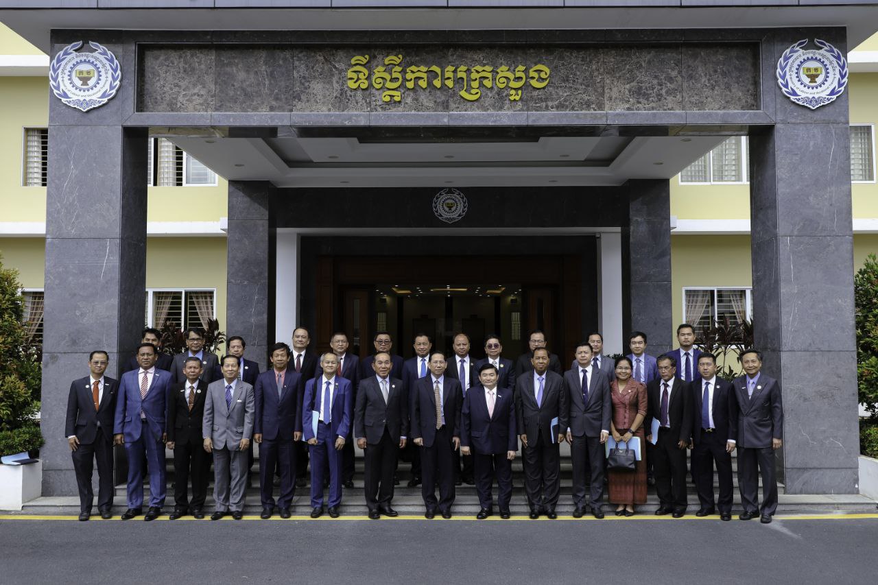 6FCBDFEC-F989-45EC-9F18-F133F86D35E4