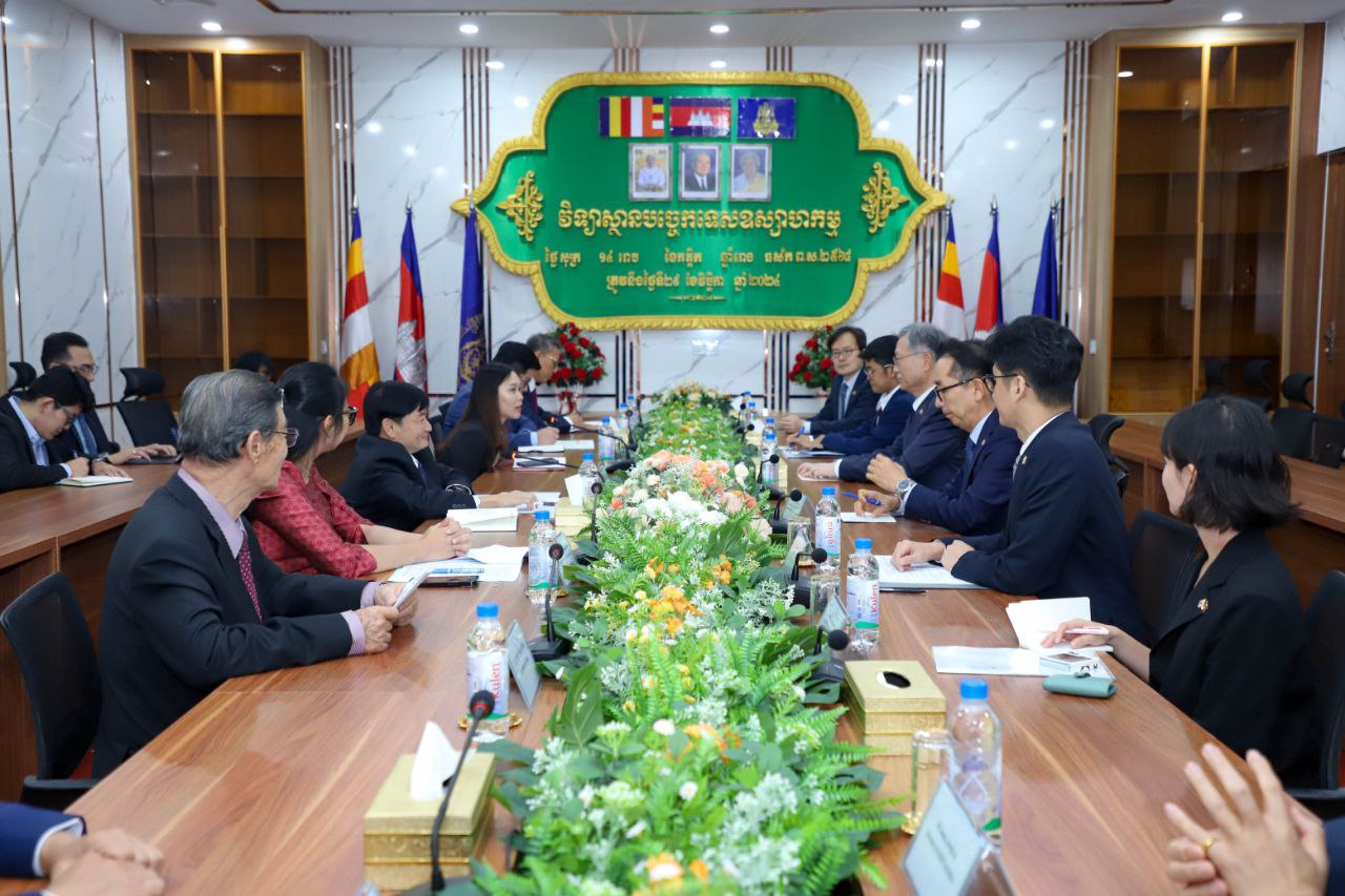 81757B11-6EFE-4A02-8658-AE1C75F076AC