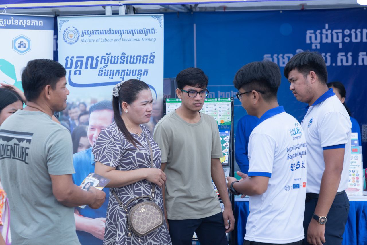 AAFACEDC-056C-4412-8604-26884C7F8D25