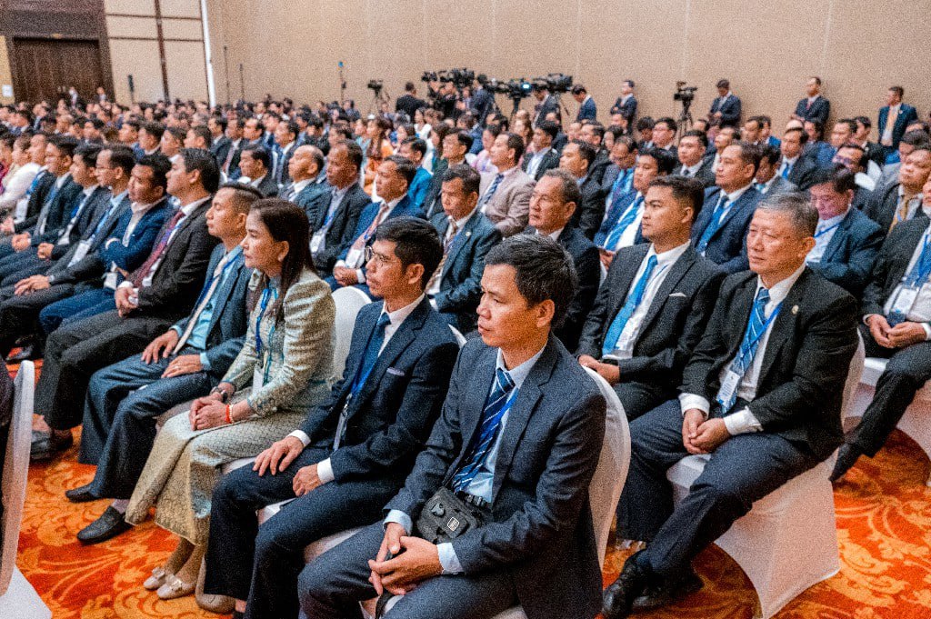 D0511BB2-8533-4DEF-A1D4-61C22C6E4143