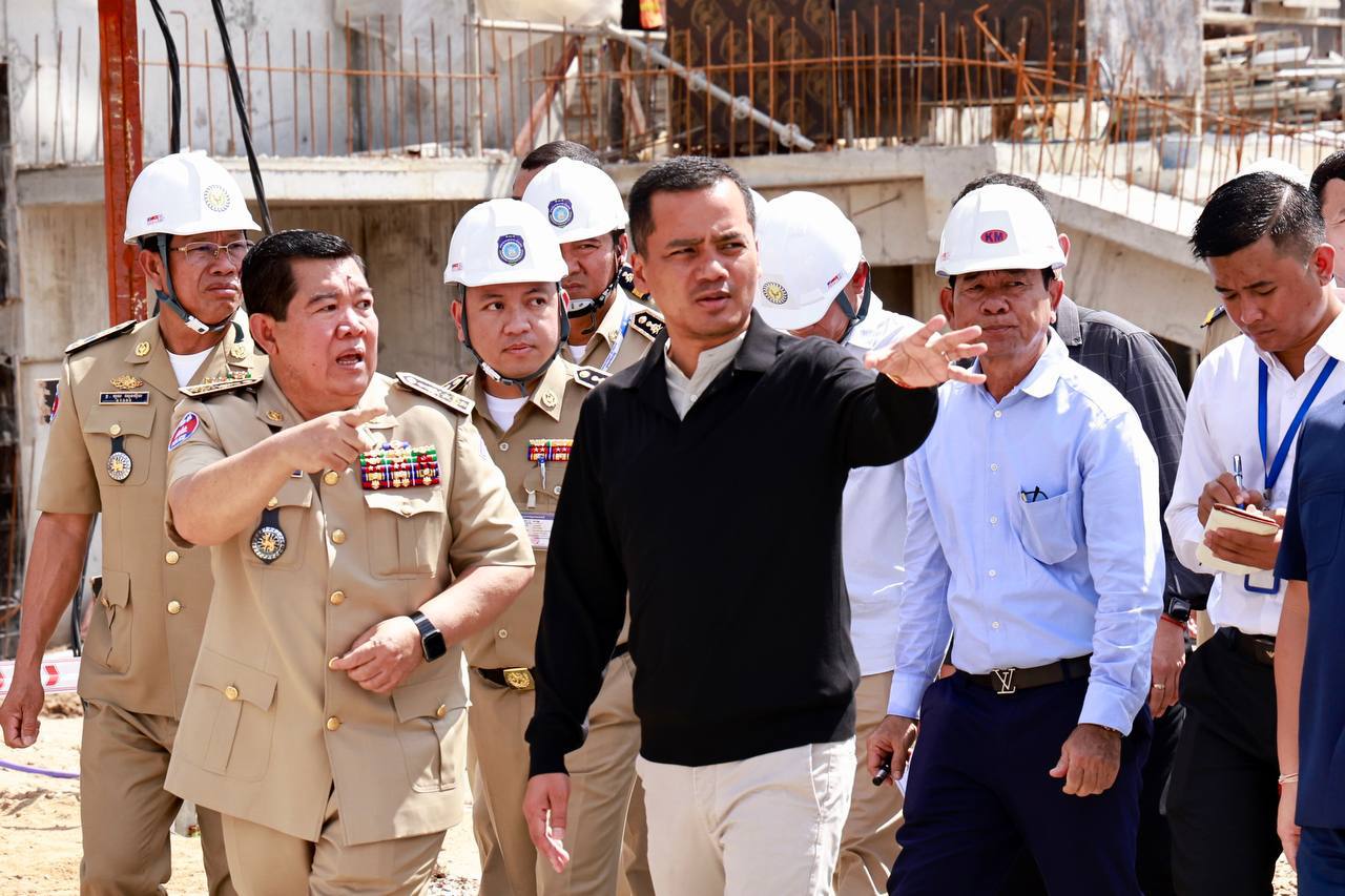 D76BB1F4-154B-47EC-A542-584EE58BDFE9