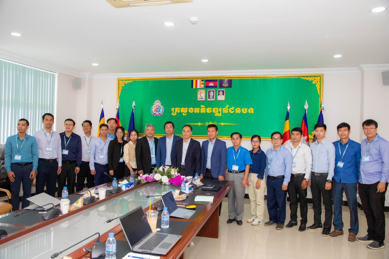 E37039B6-12F1-425F-8D0E-97A8AC7D55F4