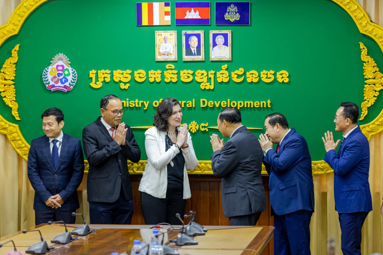 1648BFA9-9D53-45F1-9C7B-C2842E244000