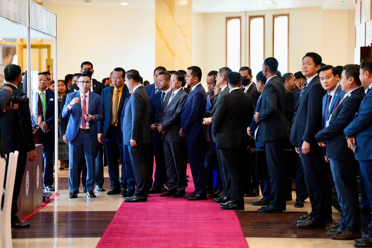 1AC91CFF-A478-4114-8DDC-2061F7E5C7C6