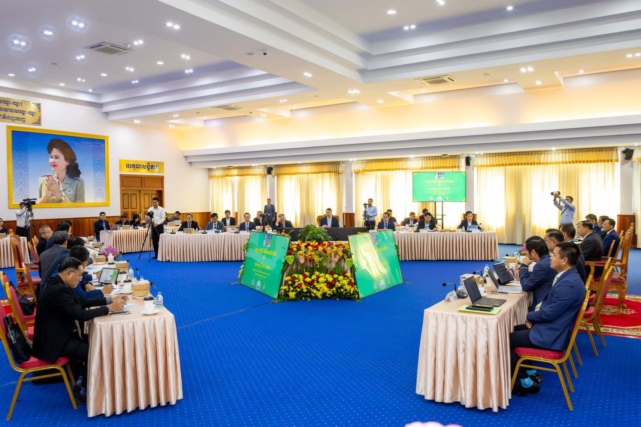 1EFA35AB-F5B4-437D-92B4-8A5CE8DE291D