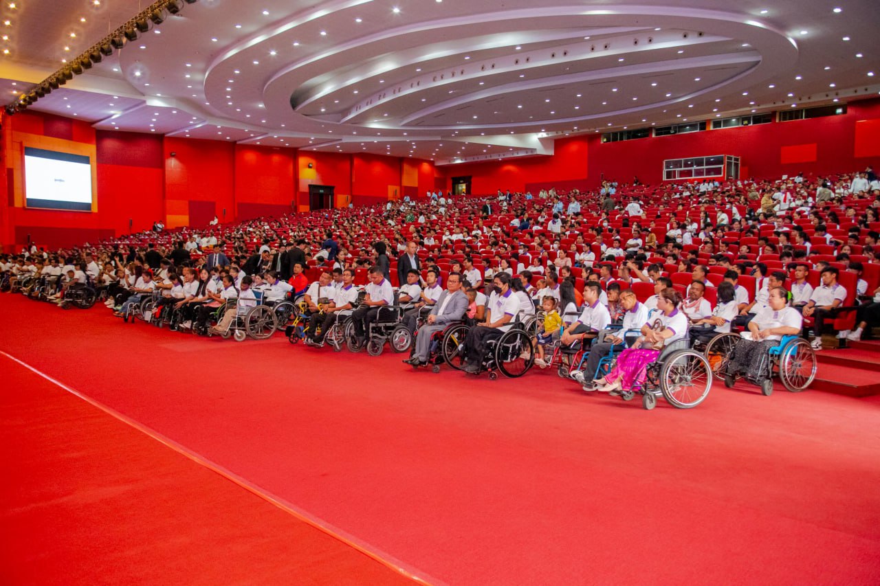 753B4211-E50F-41C5-B366-9B5B138D6870