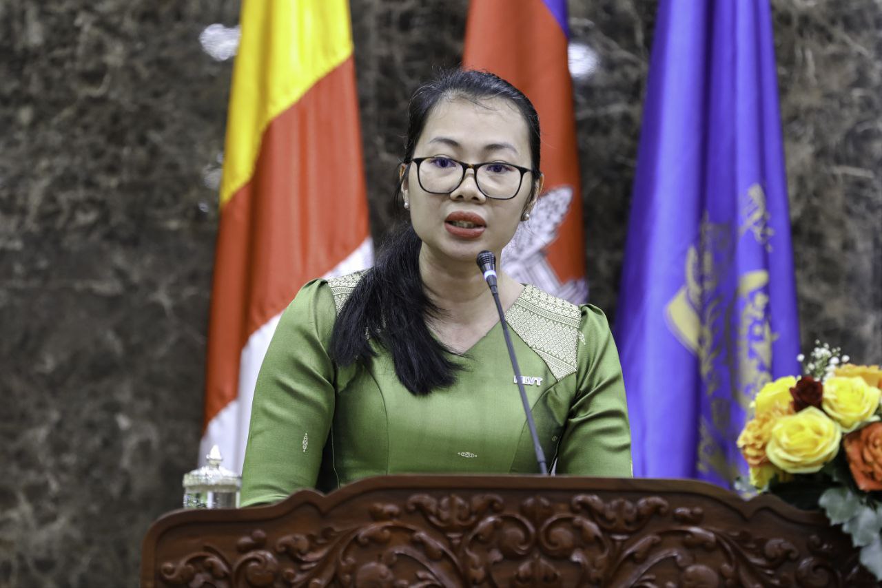 A0BBD2C7-FD2E-48D2-BB54-FE6E402C7979