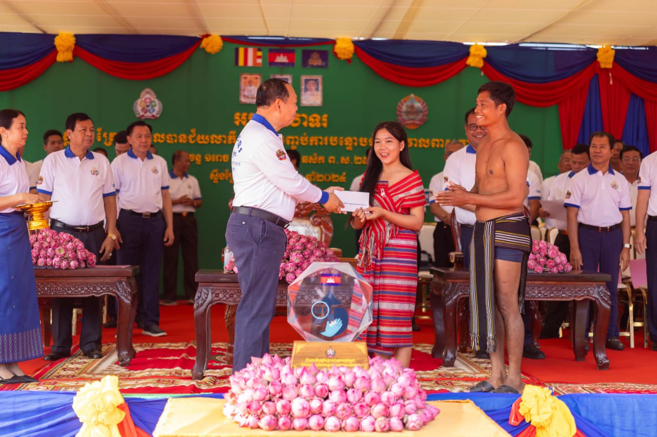 B5329BE5-6185-49C3-A6BB-1C353343EBCF