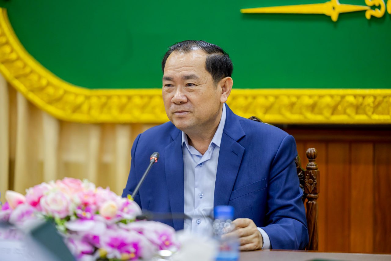 EF0A6501-967B-4049-9CF7-2624D9BA8A19