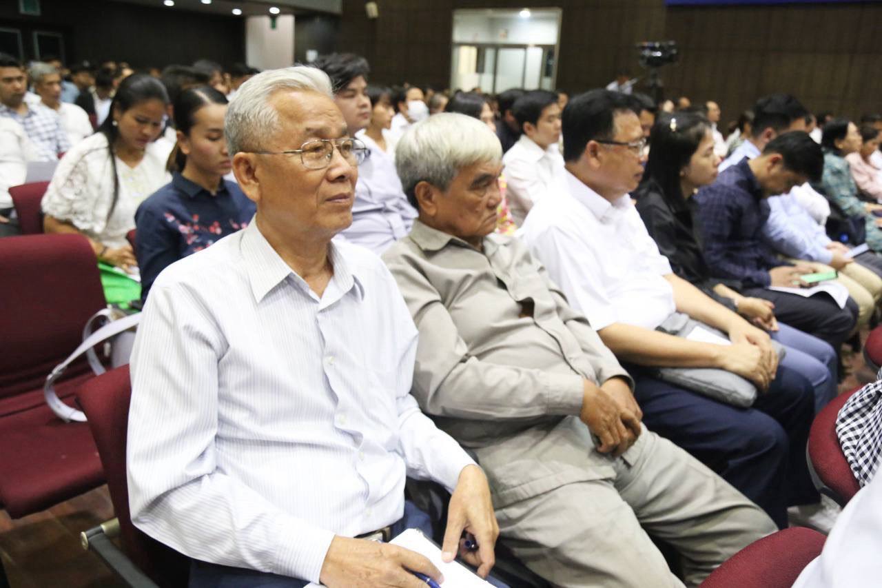 EFF3AAAB-3CD0-41C3-8179-0236EED8B9A9