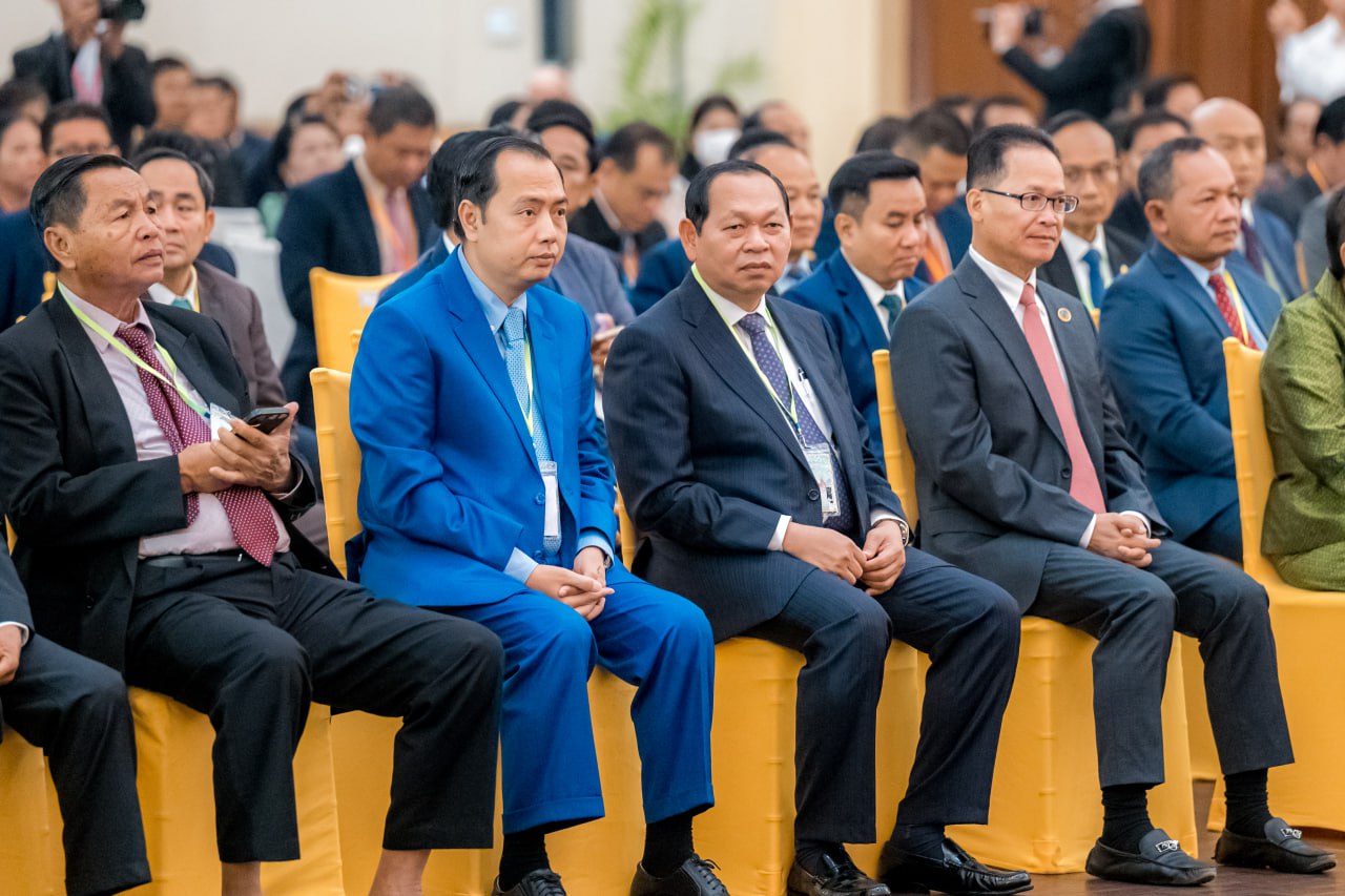 E6D779CD-1AF9-4EF5-855C-928E71936056