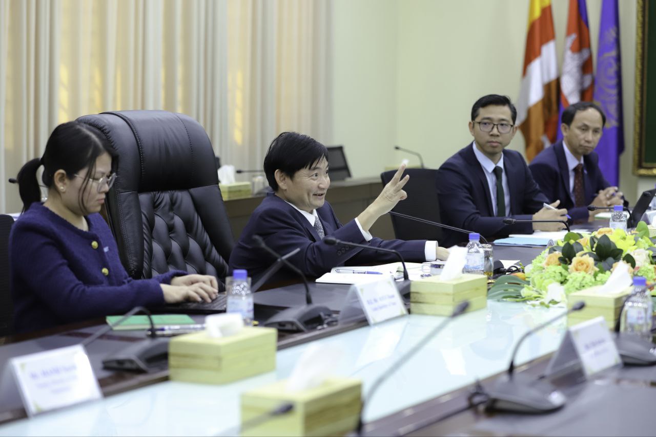 E7B49BCE-9866-4ABA-82A2-EBF82FFF6F2E