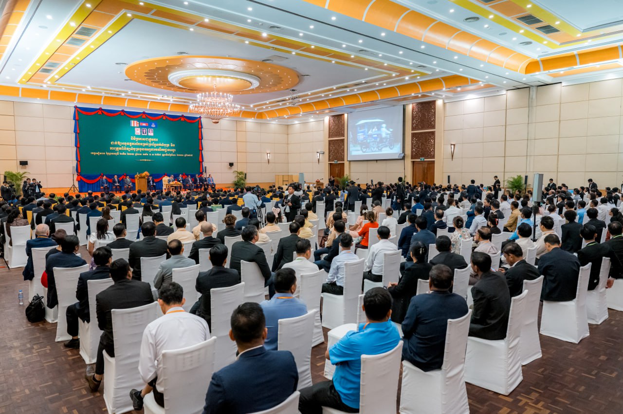 E8E1BB62-ECB4-47C1-B319-3ED3D513F09C