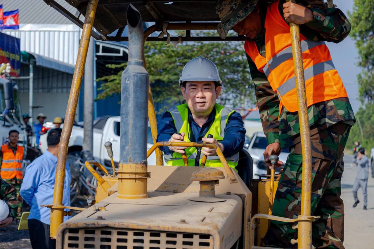 13F7D325-6533-44D5-B2B7-C6427E45BCCE