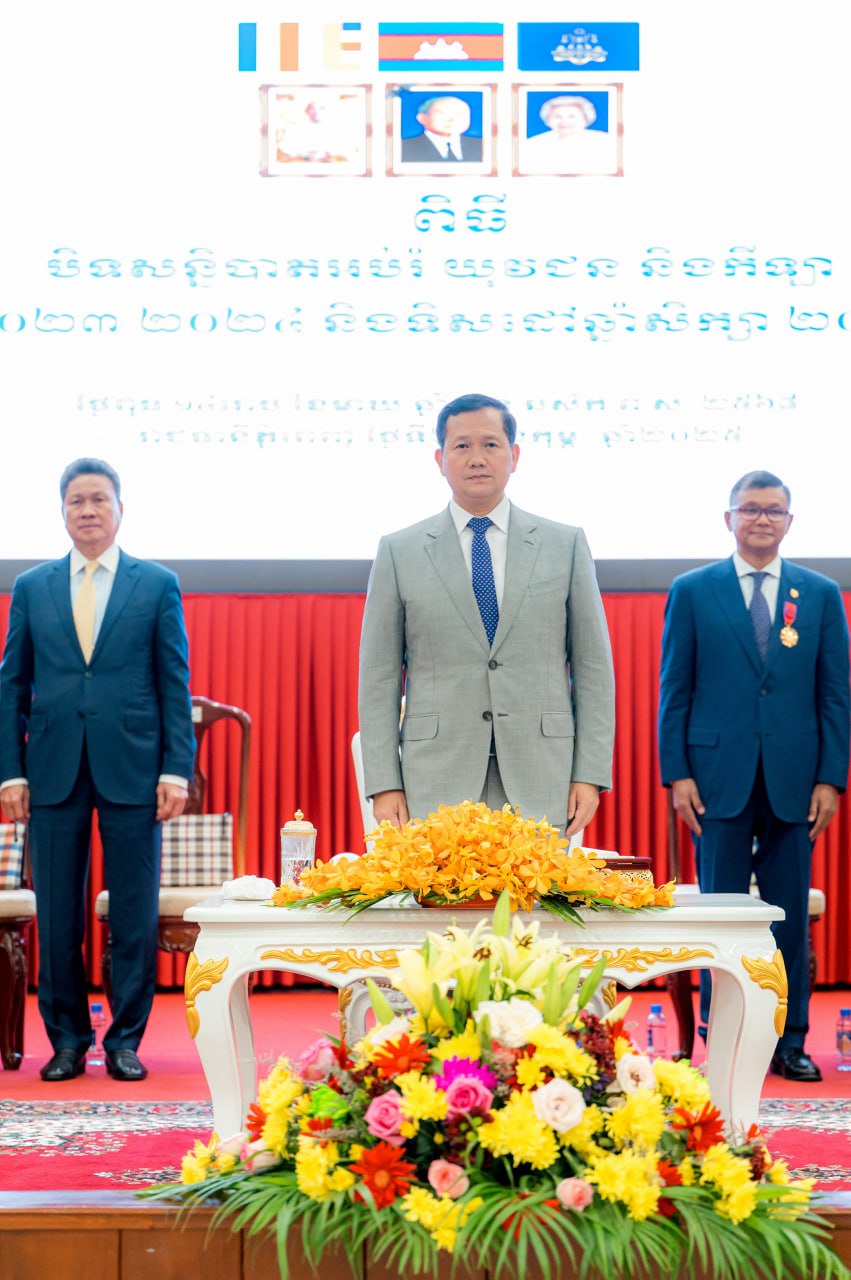 9DA3C9EB-909F-4FDA-AA21-1C5E8C9A30AC