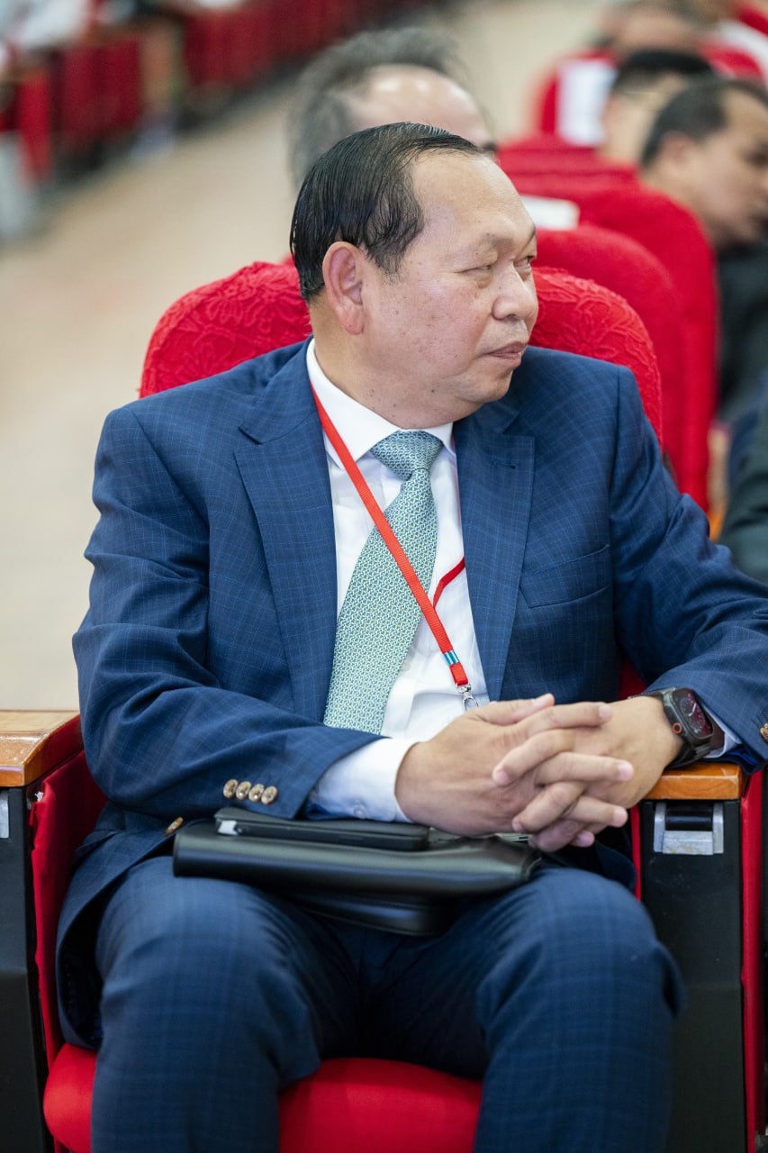 D93C3667-15AC-41A6-98F8-F4BEC9984C93